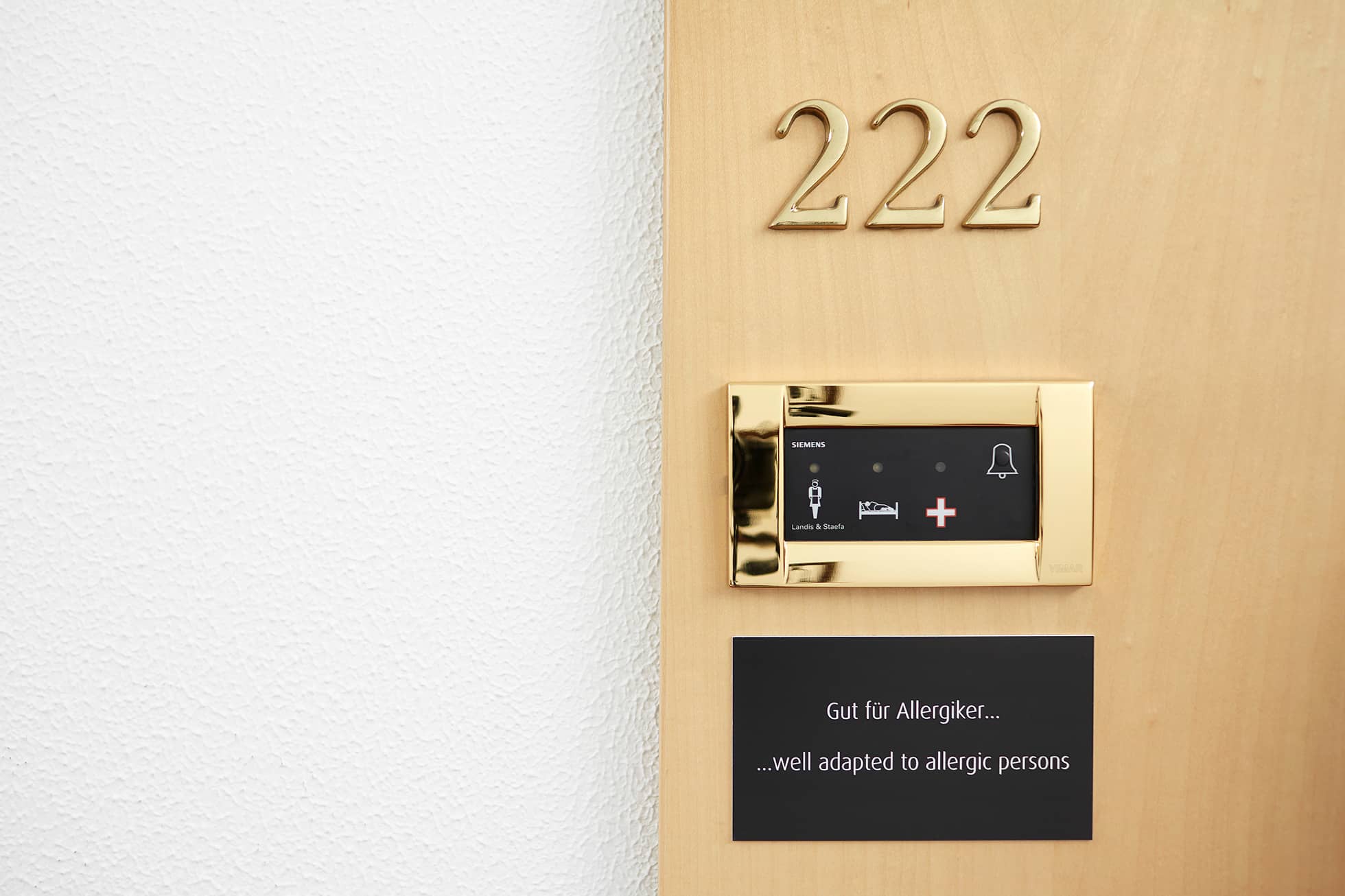 Living Hotel Grosser Kurfürst Allergikerzimmer Zimmernummer Außen Ansicht einer Zimmernummer