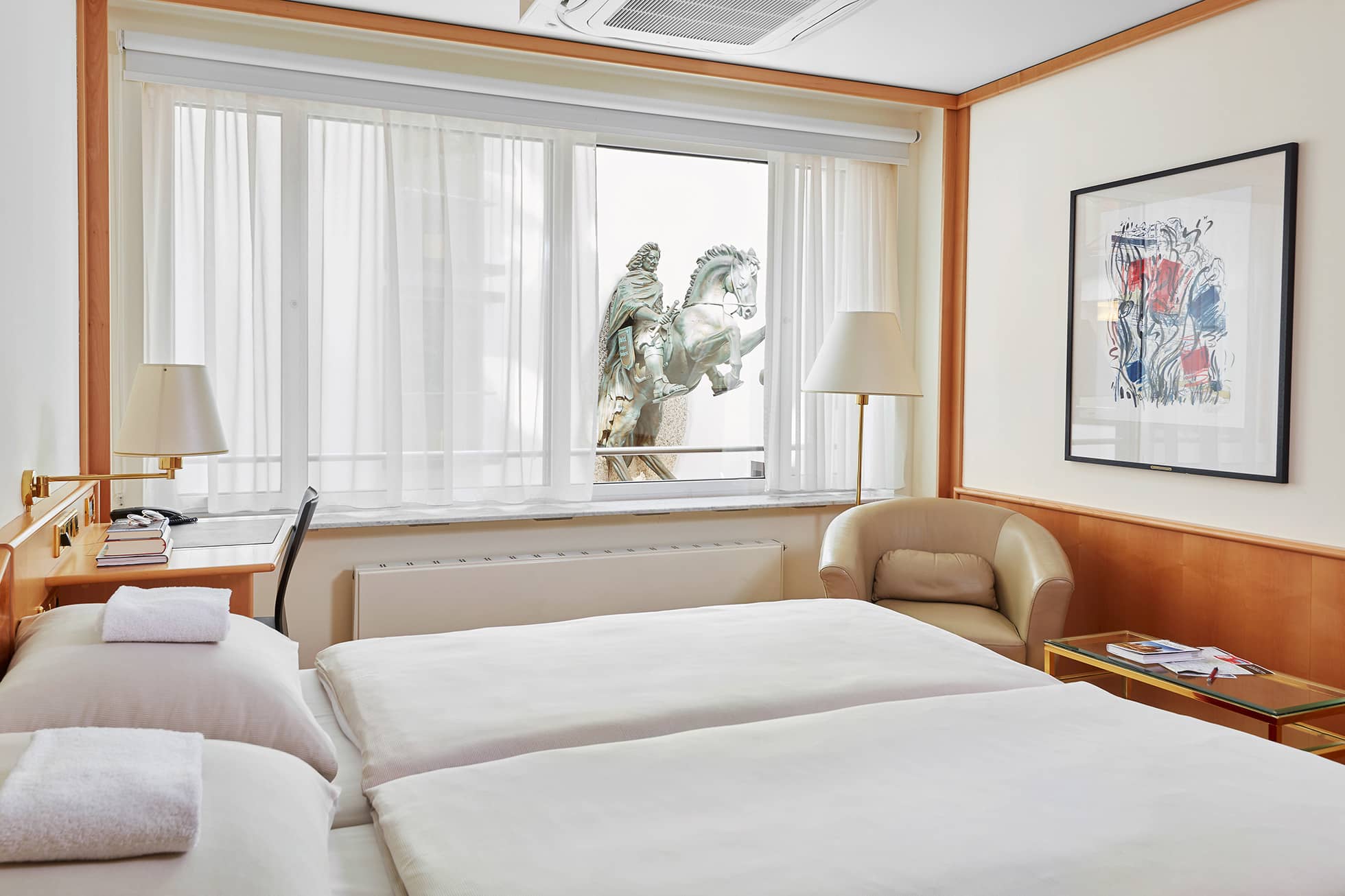 Living Hotel Grosser Kurfürst Allergikerzimmer Foto eines Bettes in einem Allergikerzimmer