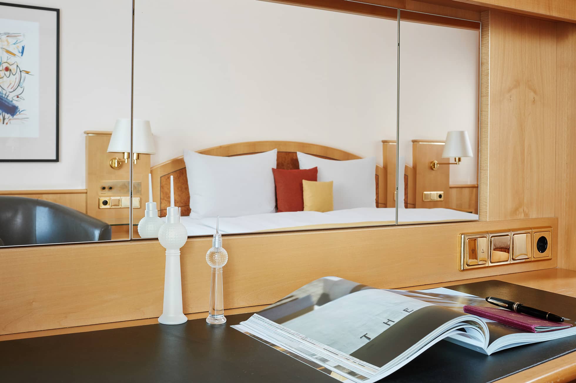 Living Hotel Grosser Kurfürst Business Arbeitsplatz Schreibtisch im Zimmer im Living Hotel Großer Kurfürst