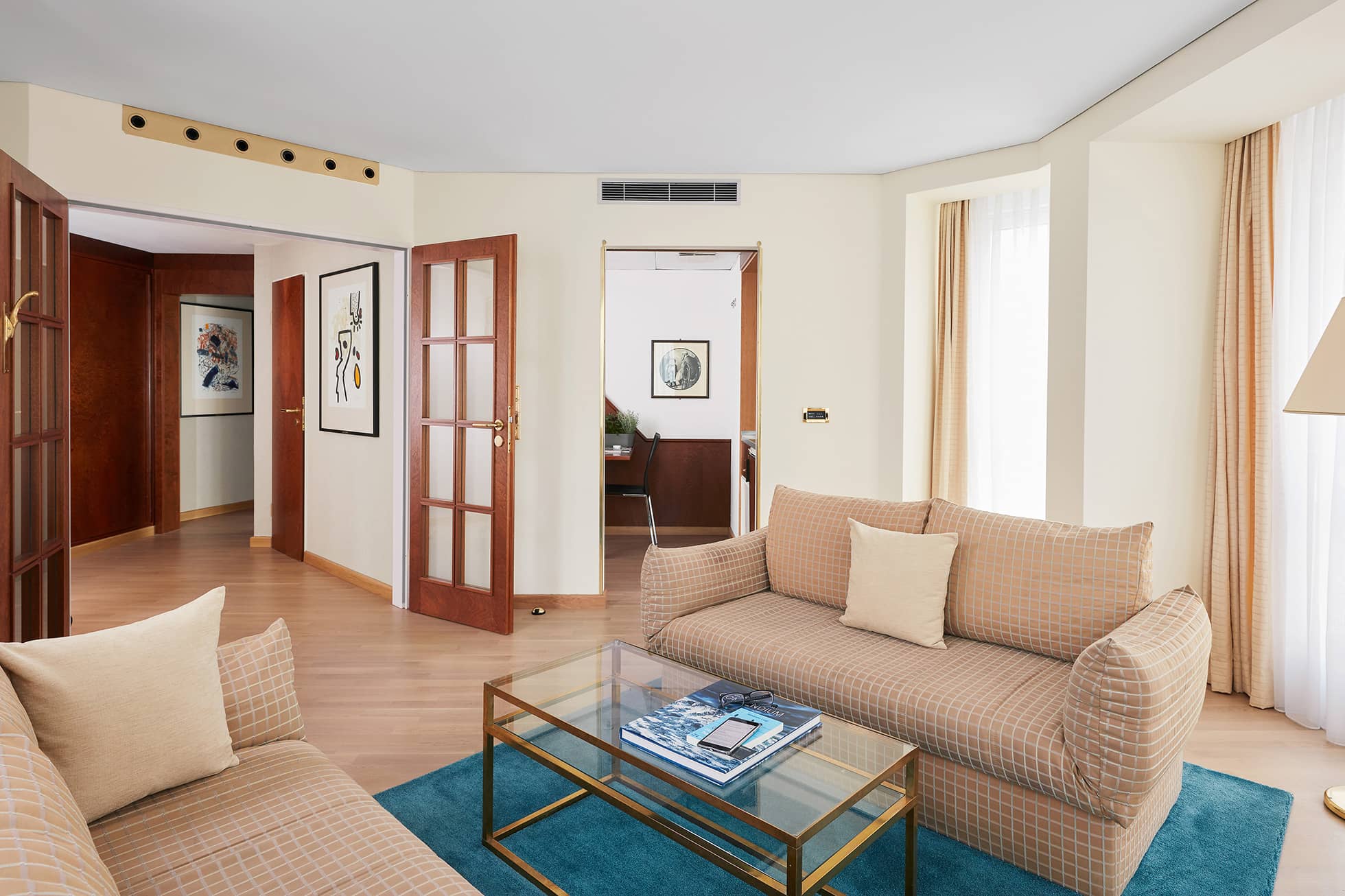 Living Hotel Grosser Kurfürst Executive Wohnbereich Wohnzimmer im Apartment