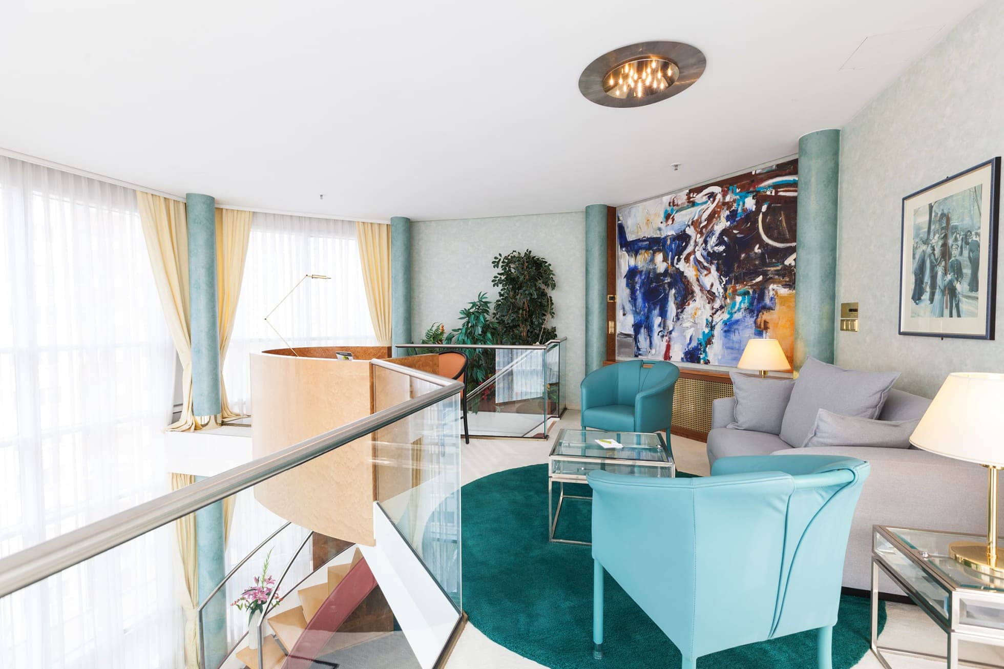 Living Hotel Grosser Kurfürst Kurfürstensuite Maisonette Sitzbereich in der Suite