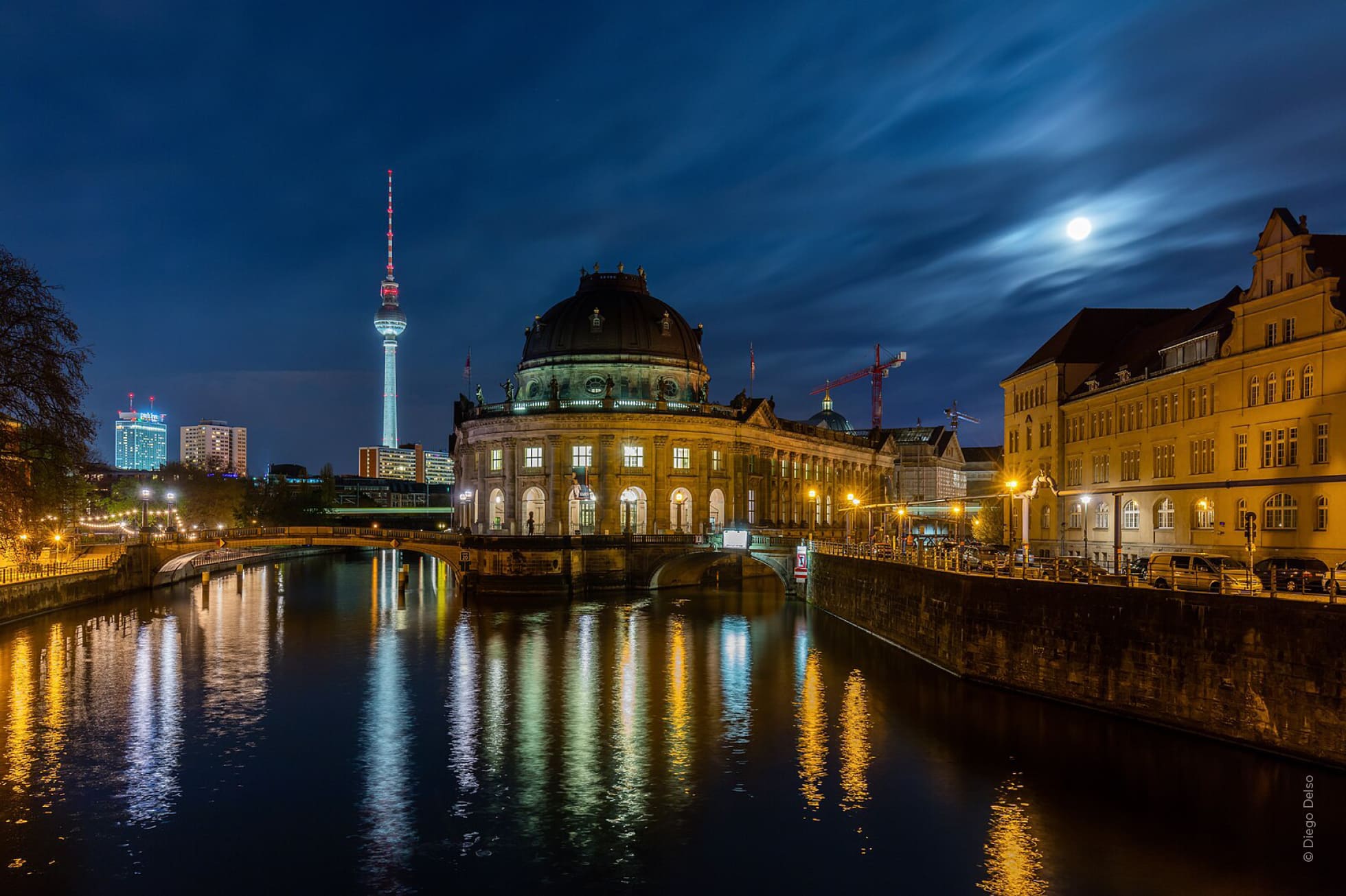 Berlin lange Nacht der Museen Blick auf das Bode Museum bei Nacht