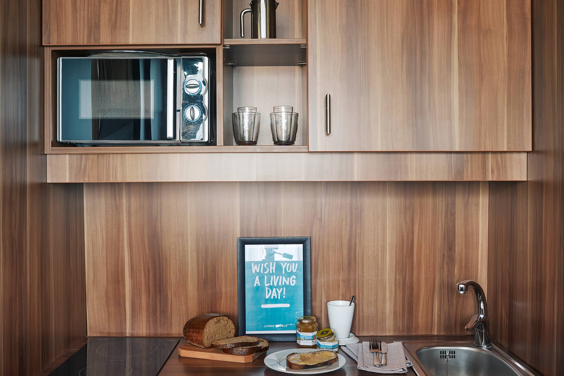 Living Hotel Düsseldorf Deluxe Kitchenette Küche im Apartment