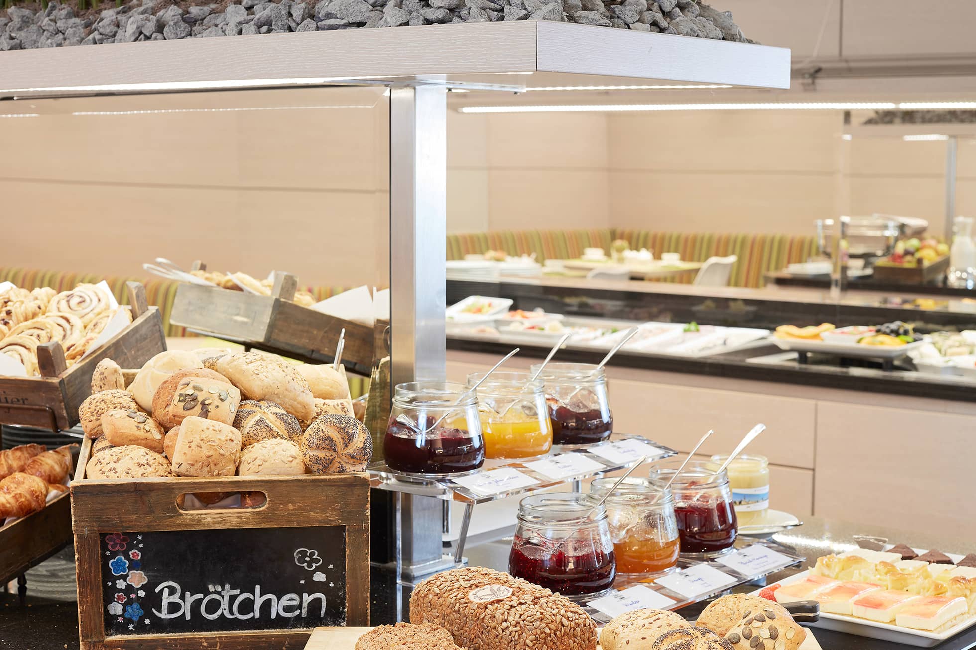 Living Hotel Düsseldorf Frühstück Buffet zur Frühstückszeit