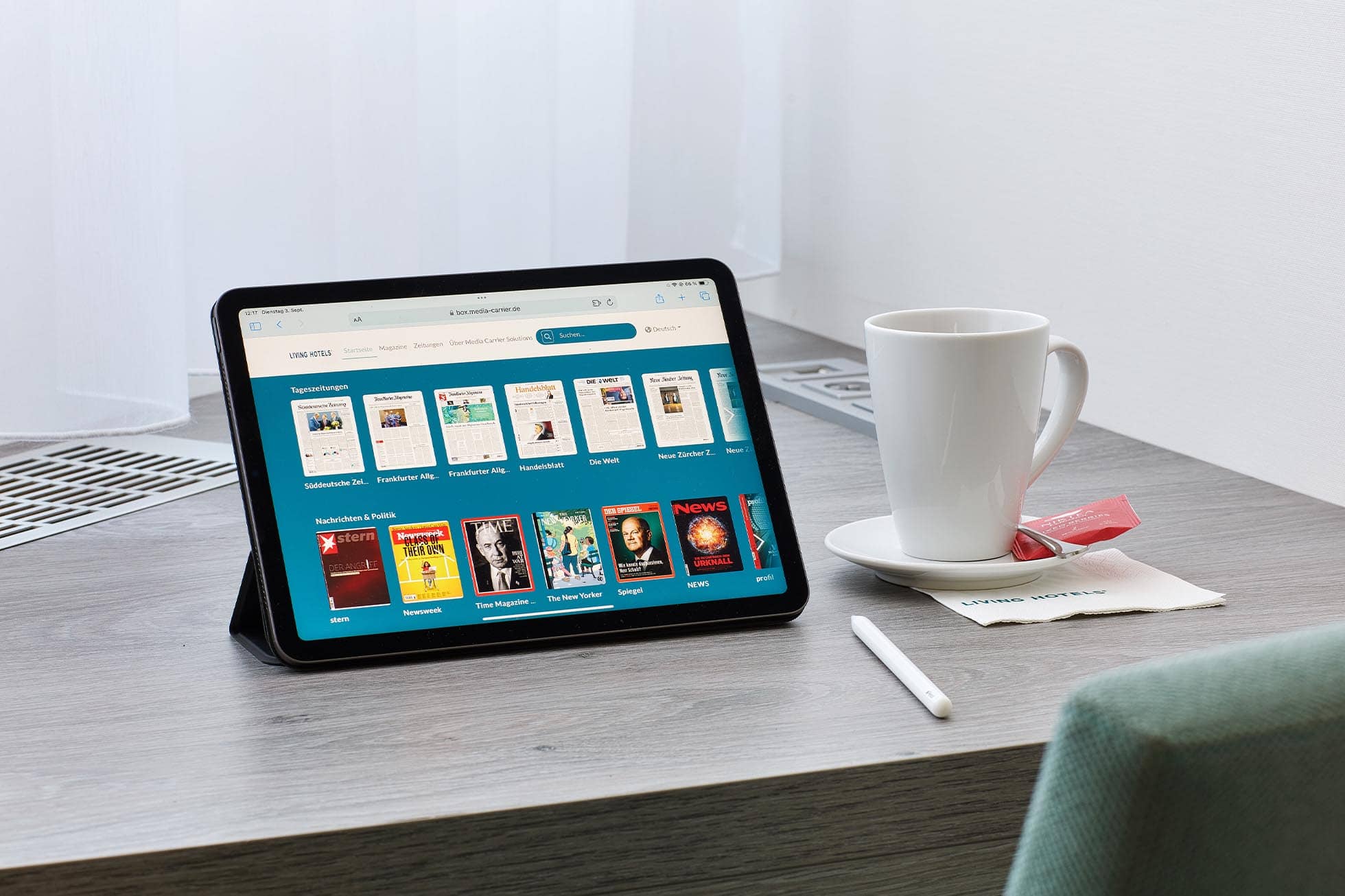 Doppel Superior Apartment Tablet im Zimmer verbunden mit dem Mediacarrier des Hotels