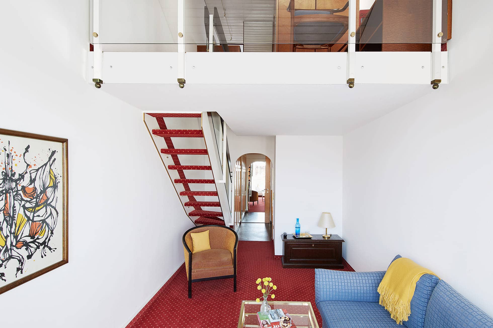 Living Hotel am Olympiapark Maisonette Wohnraum Sitzecke im Hotelzimmer