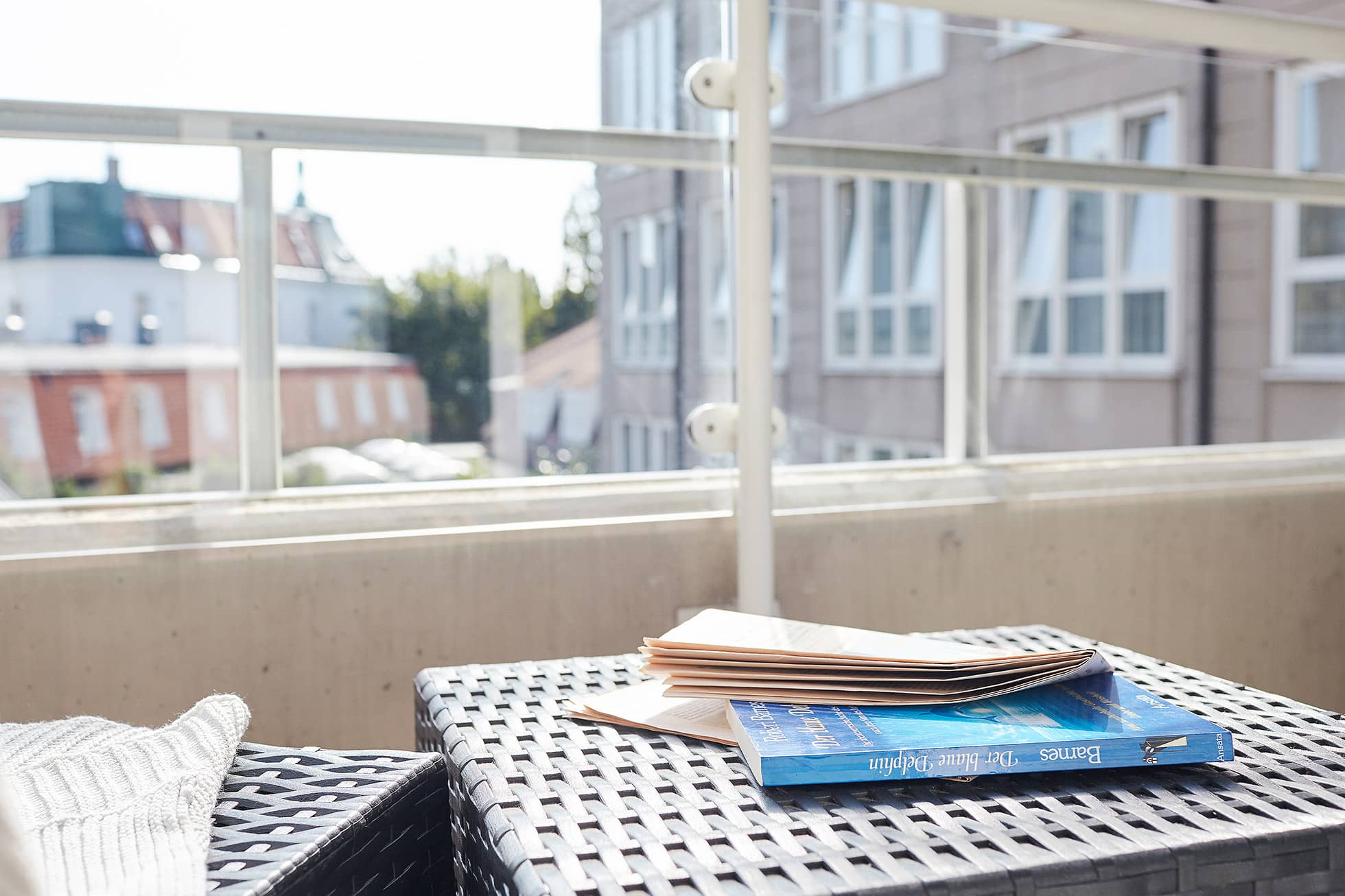 Living Hotel Kaiser Franz Joseph Business Plus Balkon Balkontisch mit Prospekten