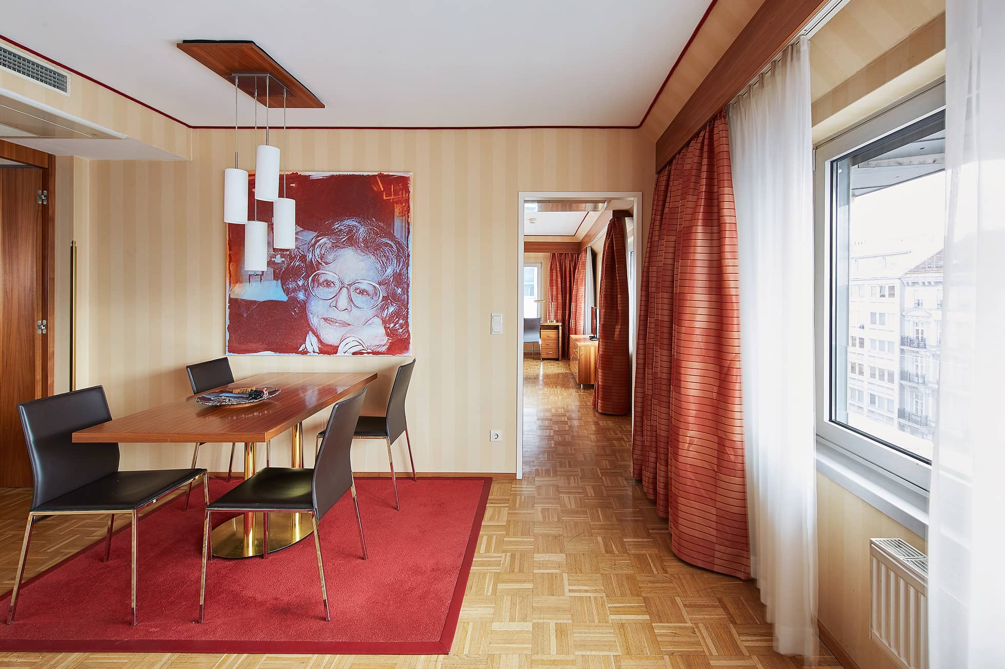 Living Hotel an der Oper Executive Essbereich Essbereich im Hotelzimmer