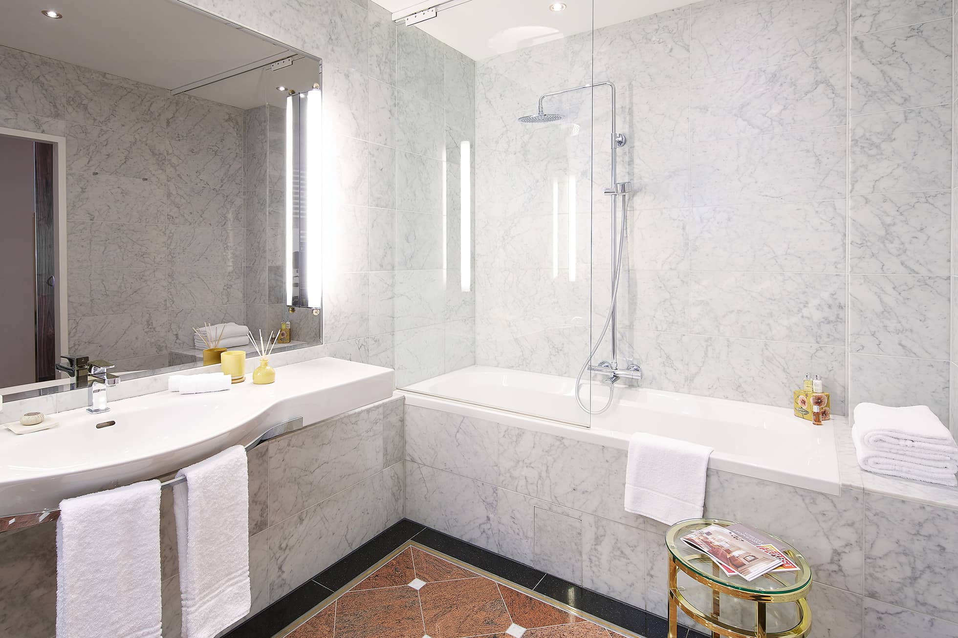 Living Hotel an der Oper Executive Familie Badezimmer Badezimmer im Aparthotel